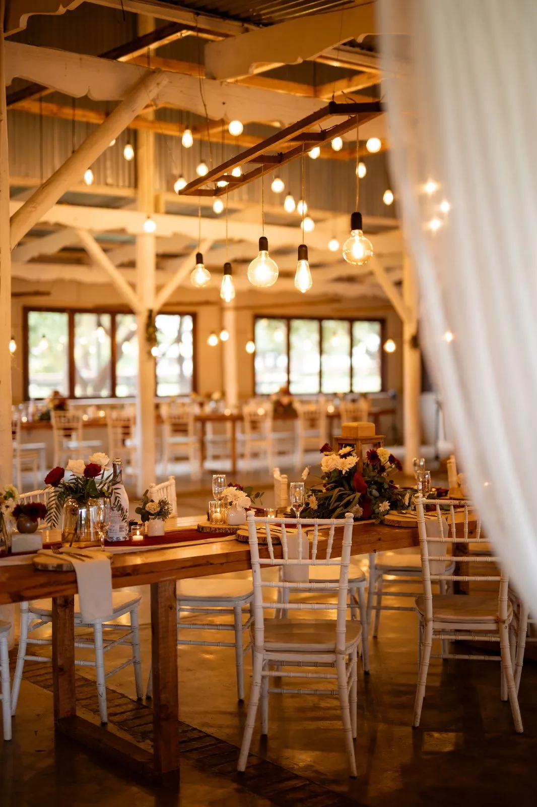 Reception table styling at Stable View