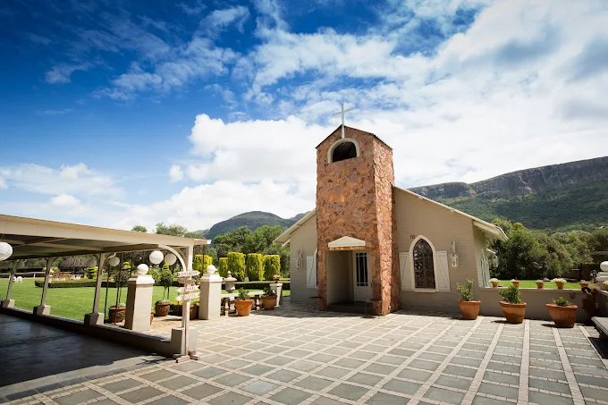 Wedding flowers and decor at Green Leaves Country Estate by Hada Events